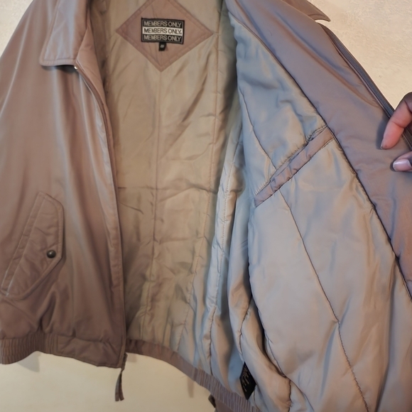 💕5 For $20 Vtg Members Only Bomber Jacket Mens Sz 46 Taupe (read description) - Picture 11 of 12